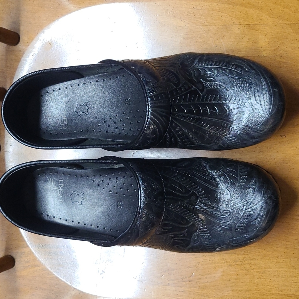 Dansko tooled black